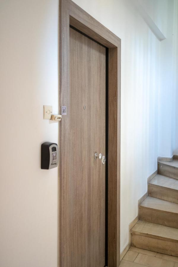 "Daydreamers Flat", Staircase To Neos Kosmos Ateny Zewnętrze zdjęcie